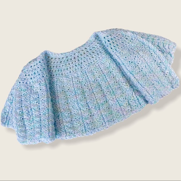 Hand Knit Baby 0-12M 3-Piece Set of Cardigan, Bonnet, and Booties - Picture 2 of 7